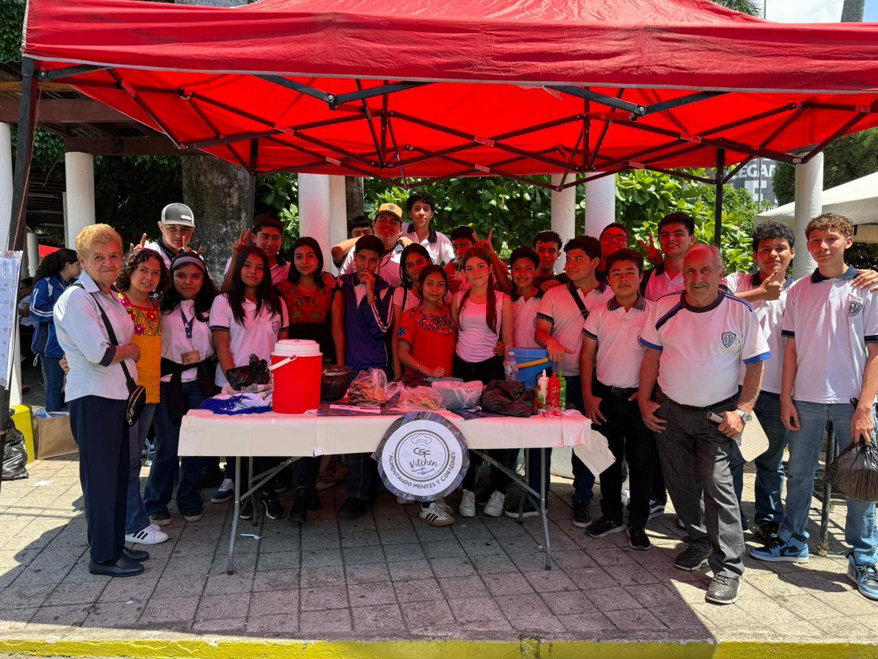 Estudiantes de Básicos en actividades lúdicas